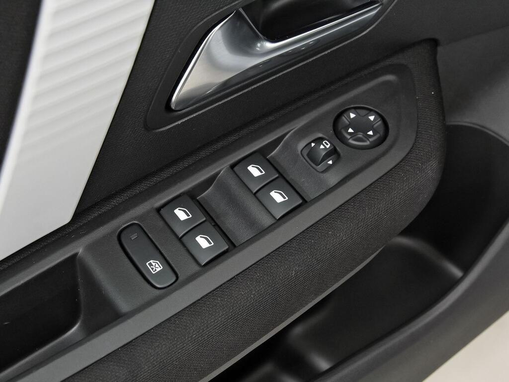 Citroën C4 Hybrid 145 ë-DCS6 Plus 13