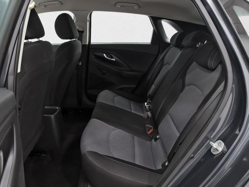 Hyundai i30 1.5 DPI Essence 9