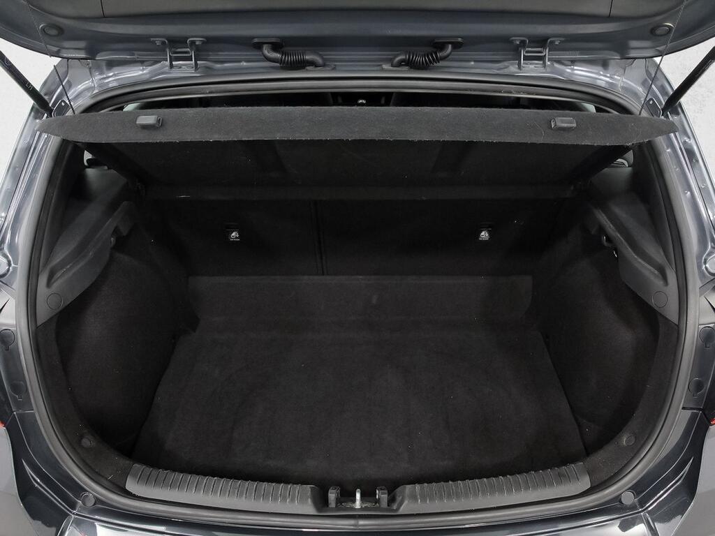 Hyundai i30 1.5 DPI Essence 10