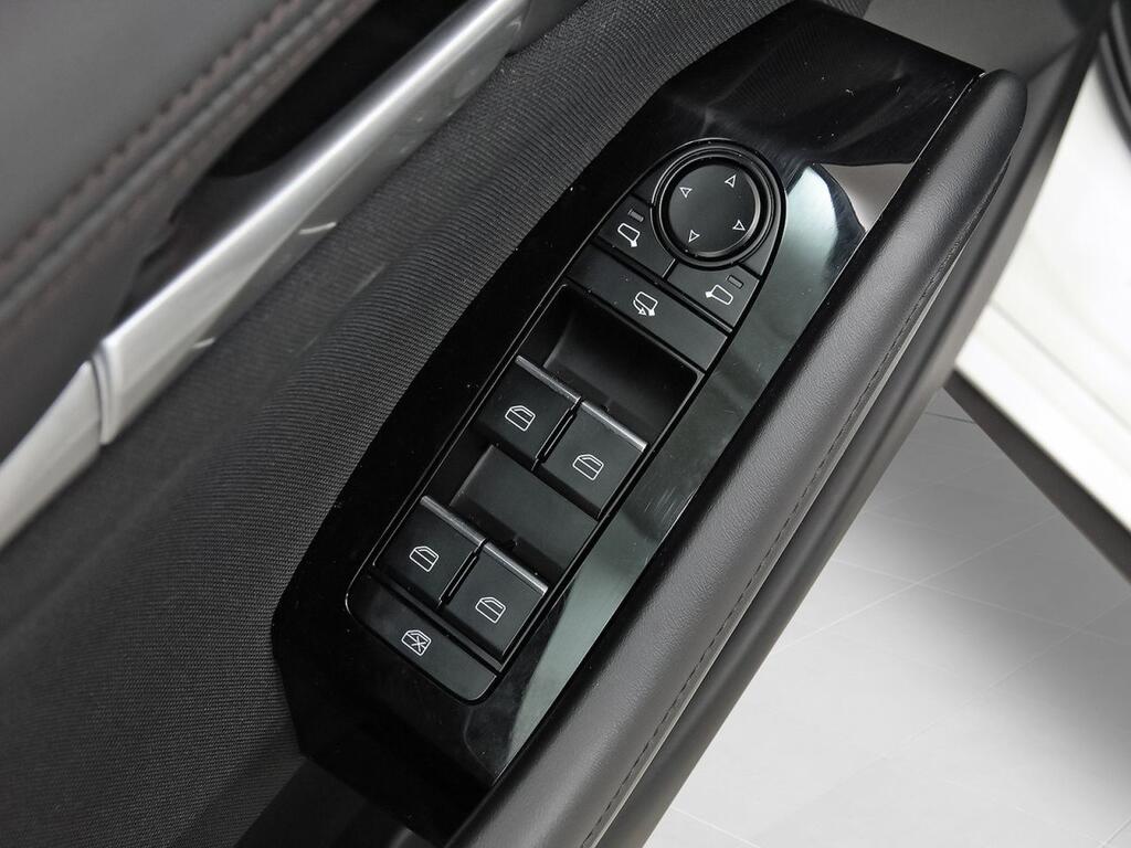 Mazda 3 2.5L E-SKY G MHEV 103kW Prime-line 12