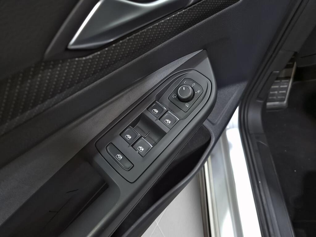 Volkswagen Golf R-Line 1.5 eTSI 110kW (150CV) DSG 11