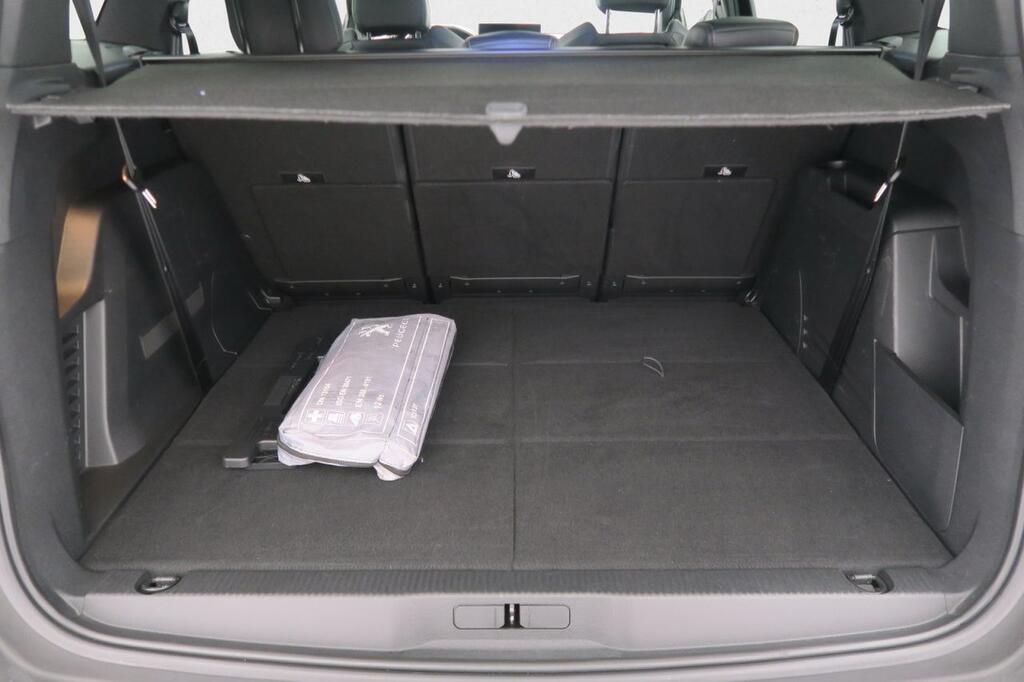 Peugeot 5008 GT 1.5 BLUEHDI 130 CV S&S AUTO 5P 7 PLAZAS 23