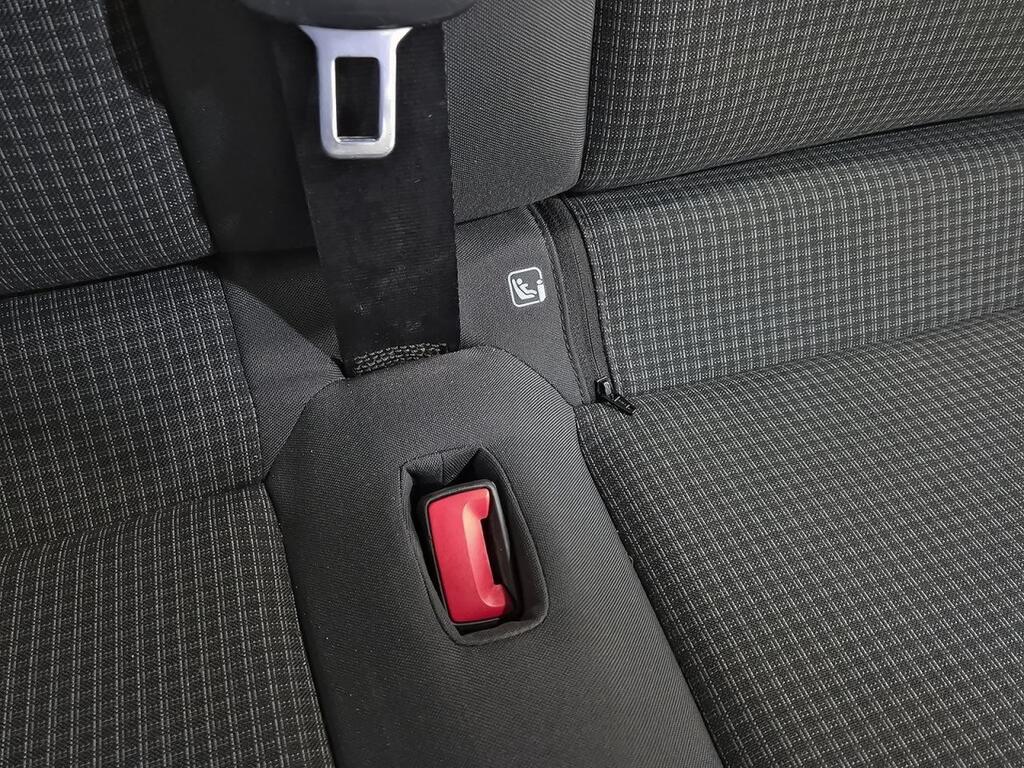 Volkswagen Caddy 2.0 TDI 102 KOMBI 4P 29