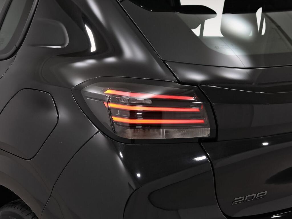 Peugeot 208 Active Puretech 100 36