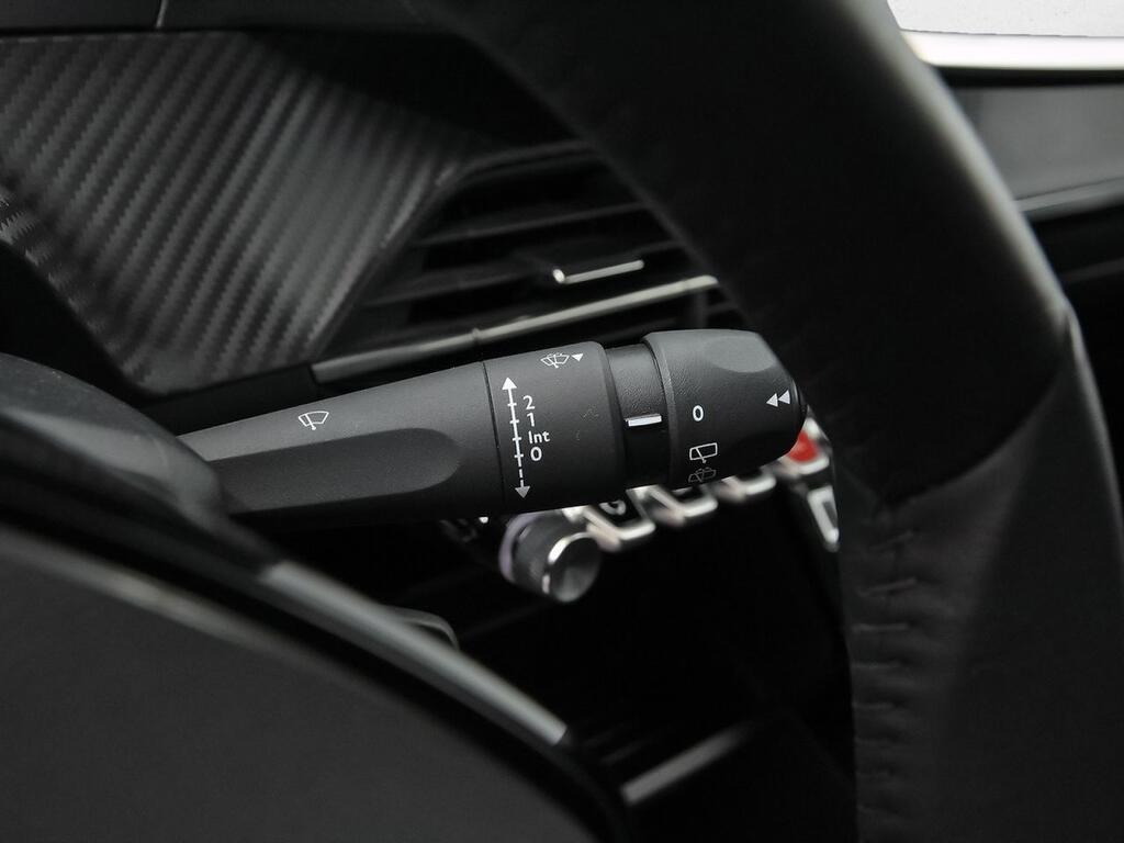 Peugeot 208 Active Puretech 100 18