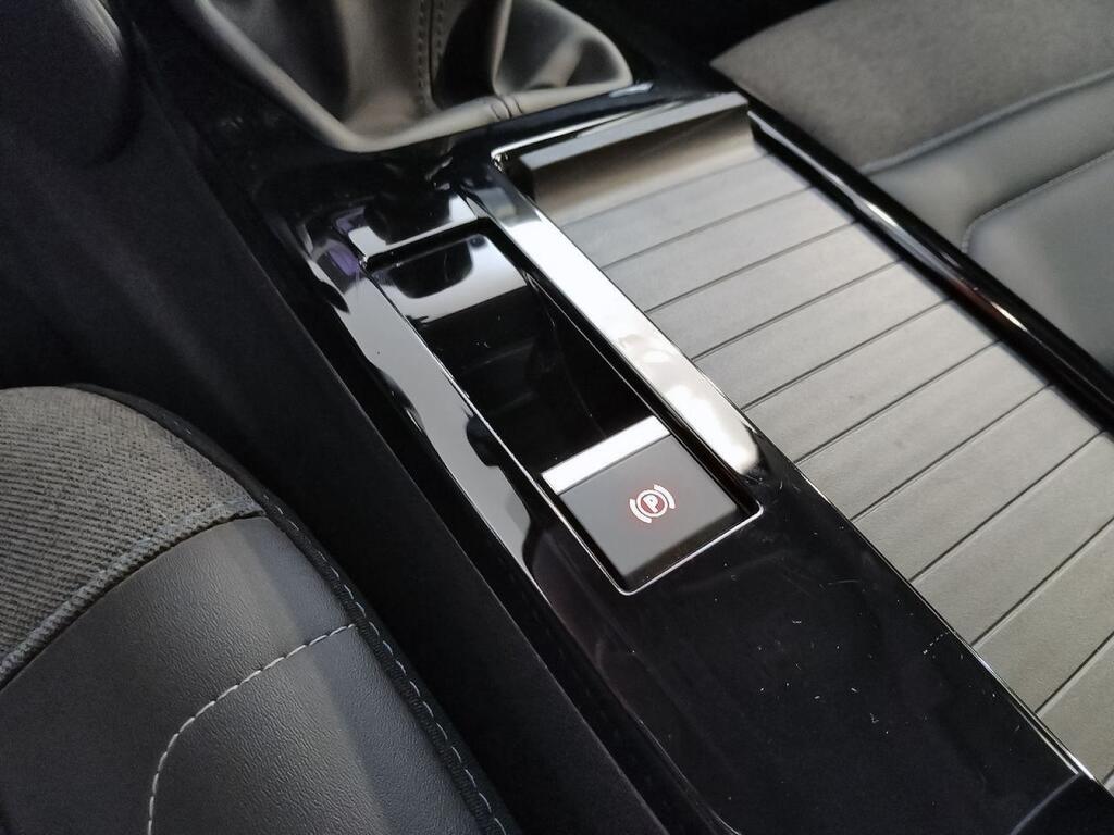 Citroën C4 SHINE 1.2 PURETECH 130 CV S&S 5P 31