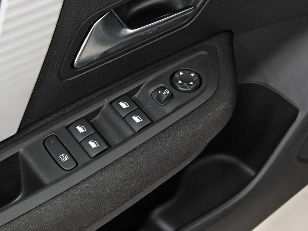 Citroën C4 Hybrid 145 ë-DCS6 Plus 13