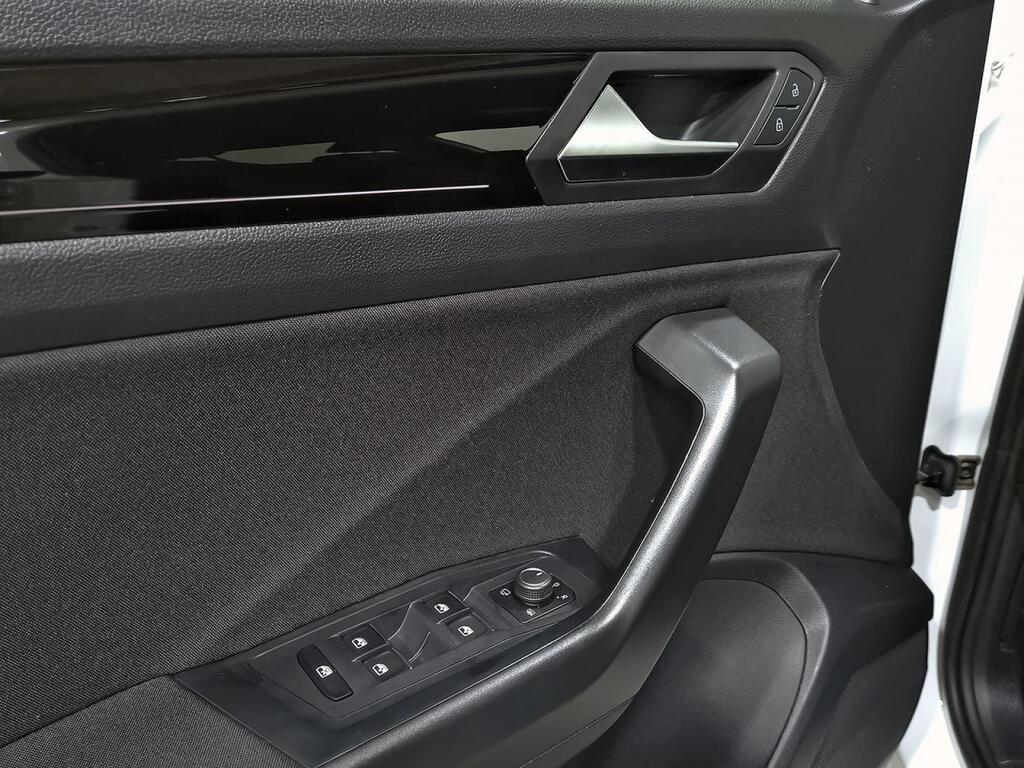 Volkswagen T-Roc Sport 2.0 TDI 110kW (150CV) DSG 29