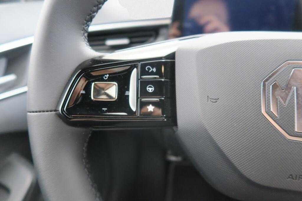 MG MG3 LUXURY 1.5 HYBRID+ 195 CV 5P 13