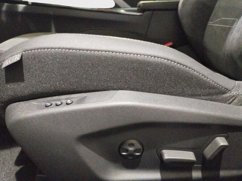 Opel Astra GS 1.2T 130CV MT6 5P 13