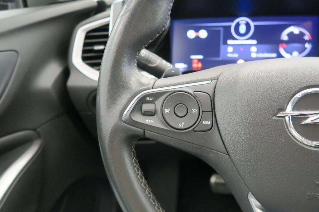 Opel Grandland GS 1.2T XHT HYBRID DCT6 136 CV 11