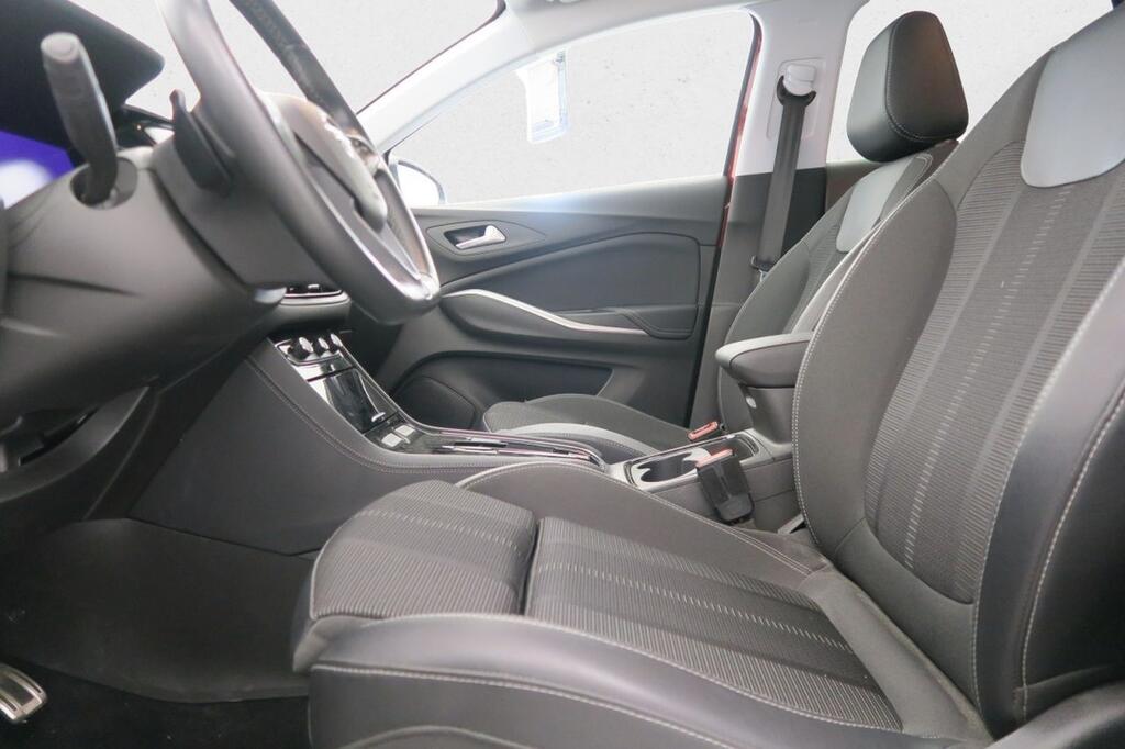 Opel Grandland GS 1.2T XHT HYBRID DCT6 136 CV 17