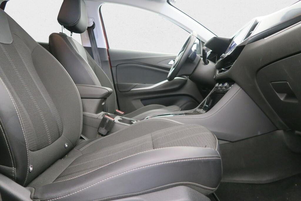 Opel Grandland GS 1.2T XHT HYBRID DCT6 136 CV 16