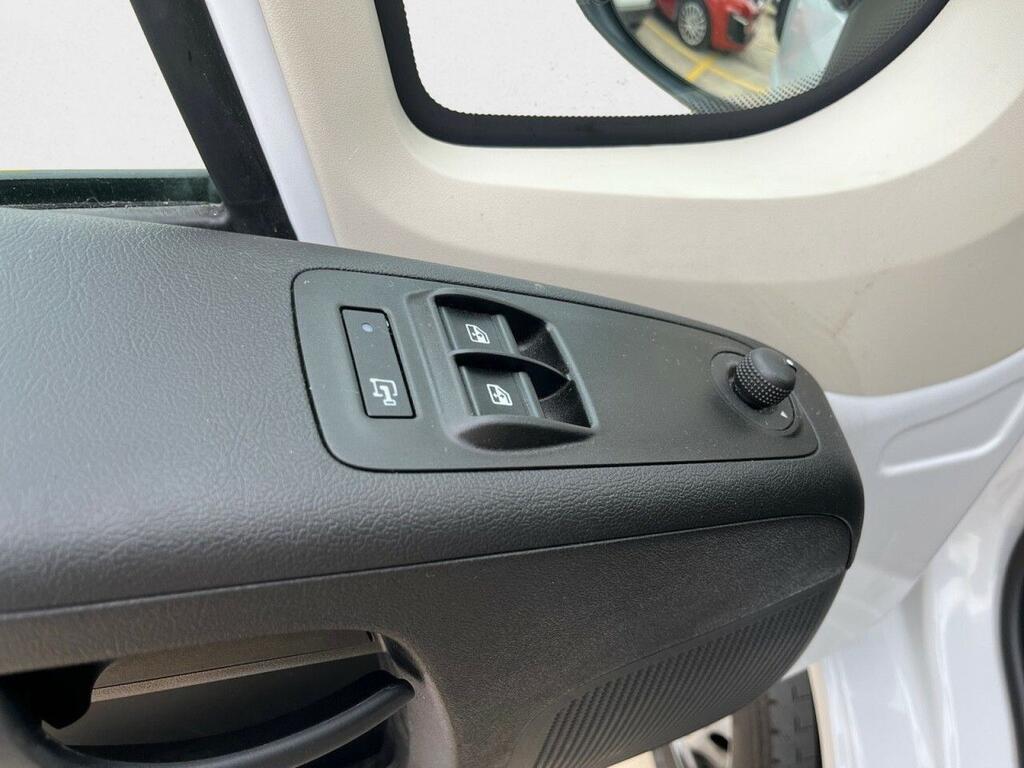 Peugeot Boxer FG L1H1 2.2 BHDI 120 CV 330 4P 11