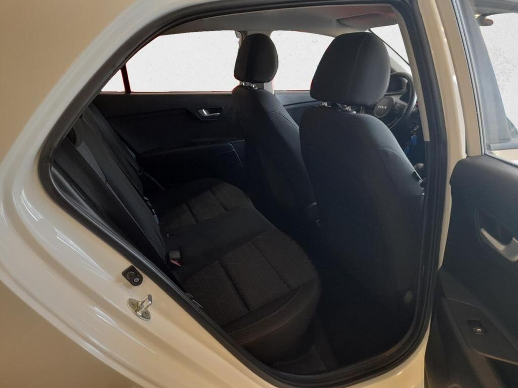 Kia Rio 1.2 DPi 62kW (84CV) Concept 11