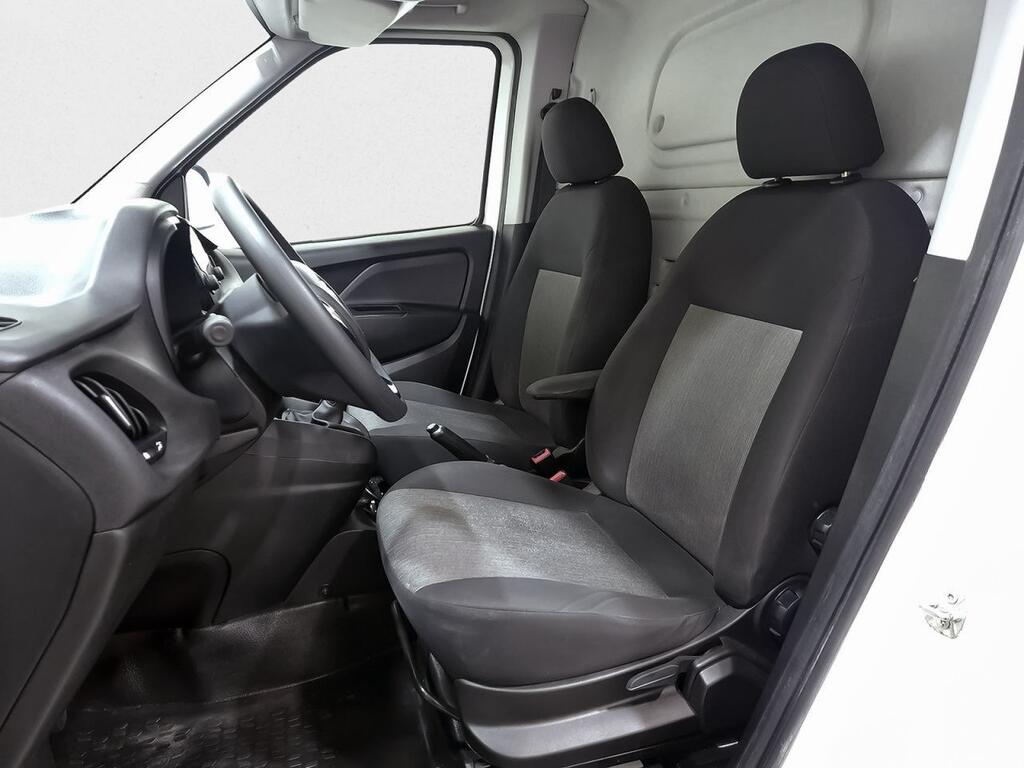 Fiat Doblò 1.3 MULTIJET 95 SX 4P 8