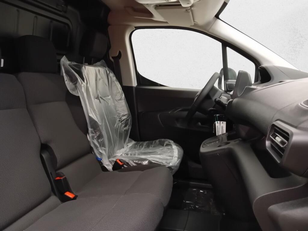 Peugeot Partner E-PARTNER FG STANDARD 800 KG BEV (100KW) 136CV 11
