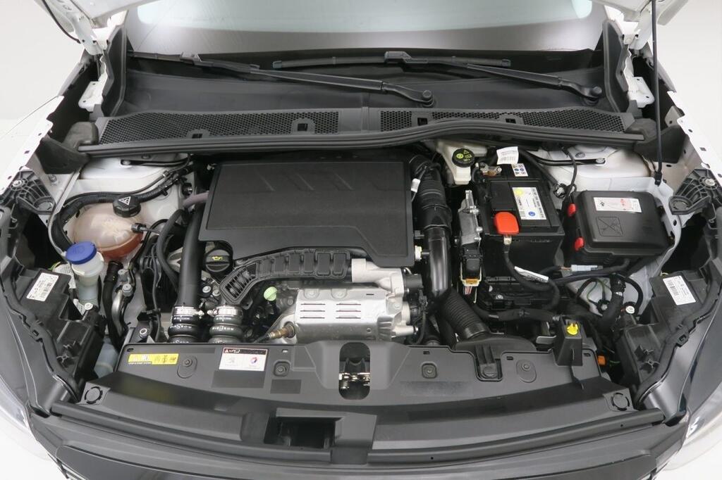 Peugeot 2008 ALLURE 1.2 PURETECH 130 CV S&S 5P 21