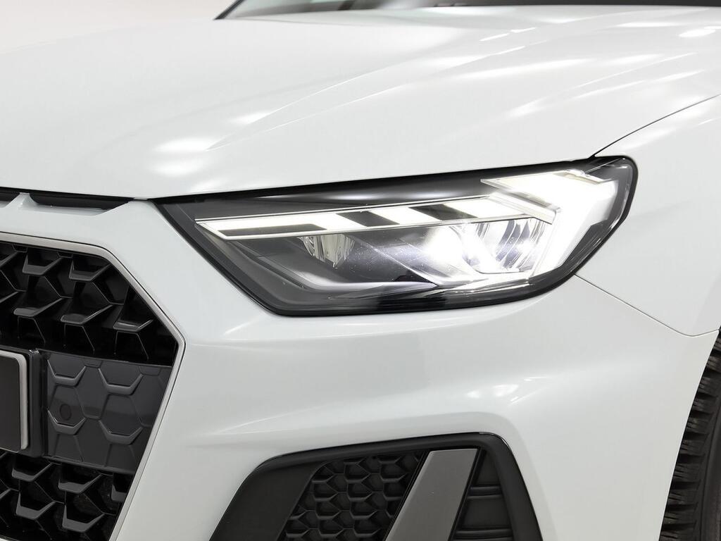 Audi A1 Sportback Adrenalin 30 TFSI 81kW S tron 33