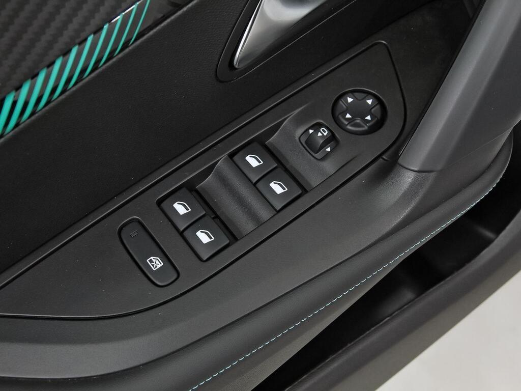 Peugeot 2008 Allure BlueHDI 81kW (110CV) 17