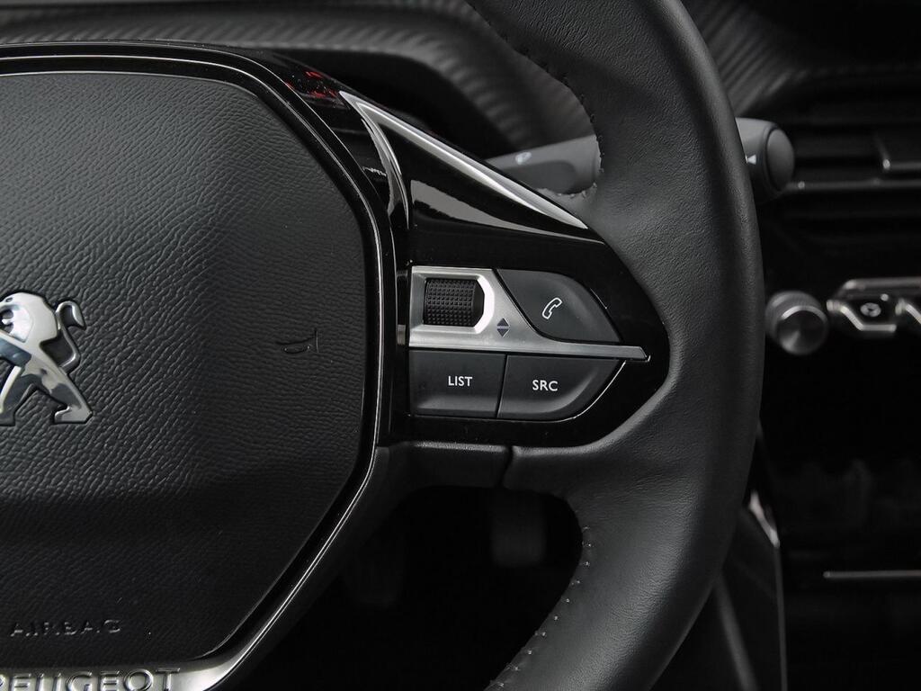 Peugeot 2008 Allure BlueHDI 81kW (110CV) 23