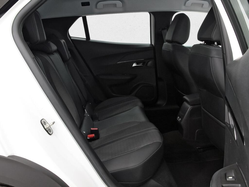 Peugeot 2008 Allure BlueHDI 81kW (110CV) 10