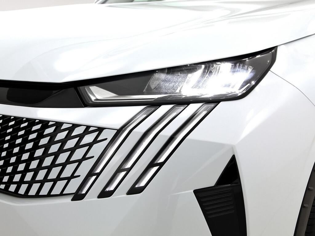 Peugeot 5008 1.2 100KW Allure eDCS6 36