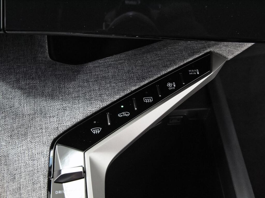 Peugeot 5008 1.2 100KW Allure eDCS6 32