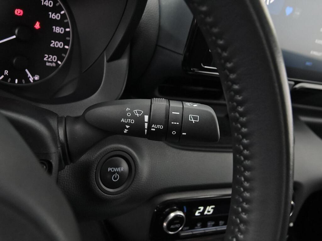 Toyota Yaris 1.5 120H Active Plus 14