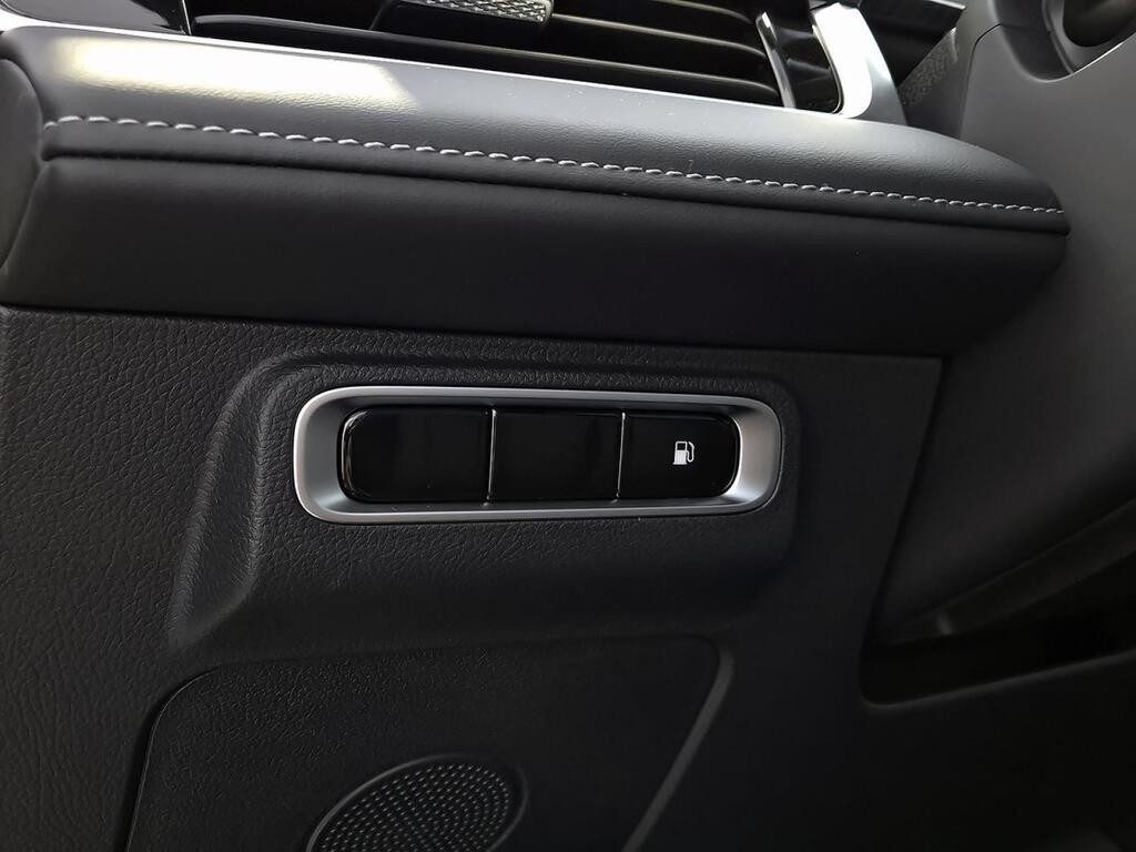 Ebro S700 1.5 TGDI PHEV Premium E-CVT 12