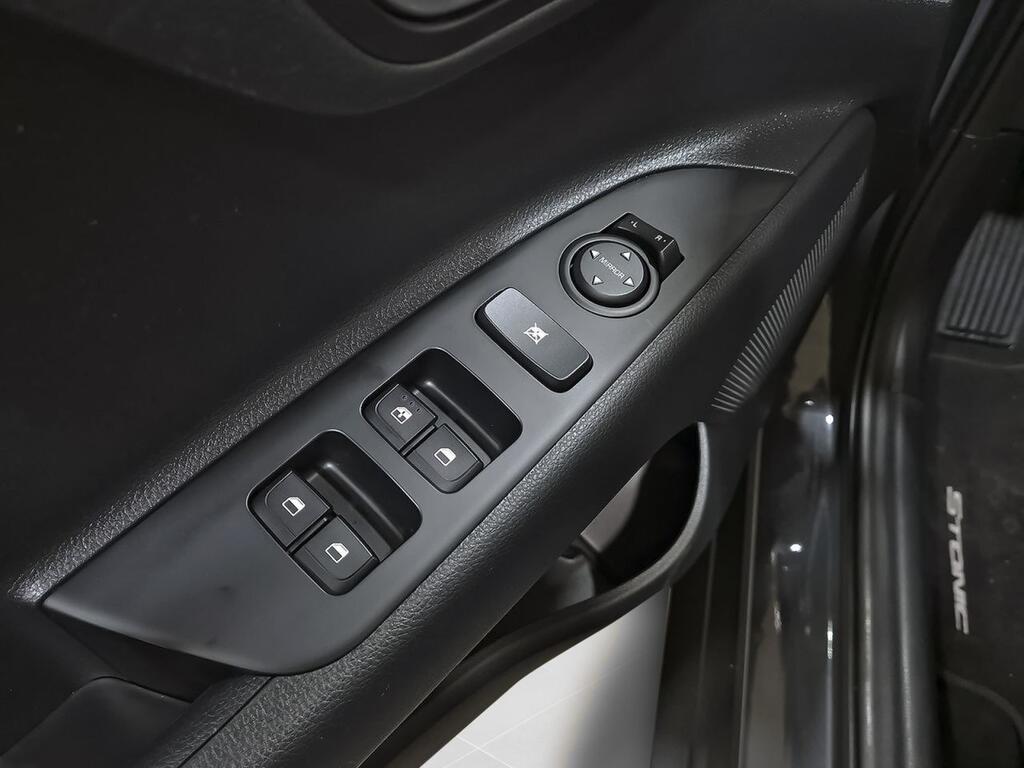 Kia Stonic 1.0 T-GDi 74kW (100CV) MHEV iMT Concept 11