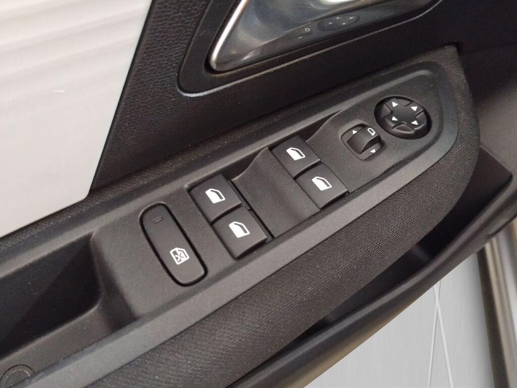 Citroën C4 SHINE 1.2 PURETECH 130 CV S&S 5P 17