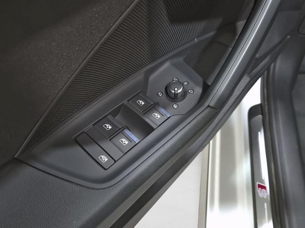 Audi A3 Sportback S line 35 TFSI 110kW (150CV) 9