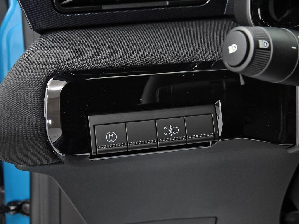 Nissan Micra Standard Range 4x2 N-Connecta 13