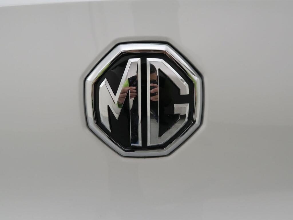 MG ZS LUXURY 45 KWH 143 CV 5P 17