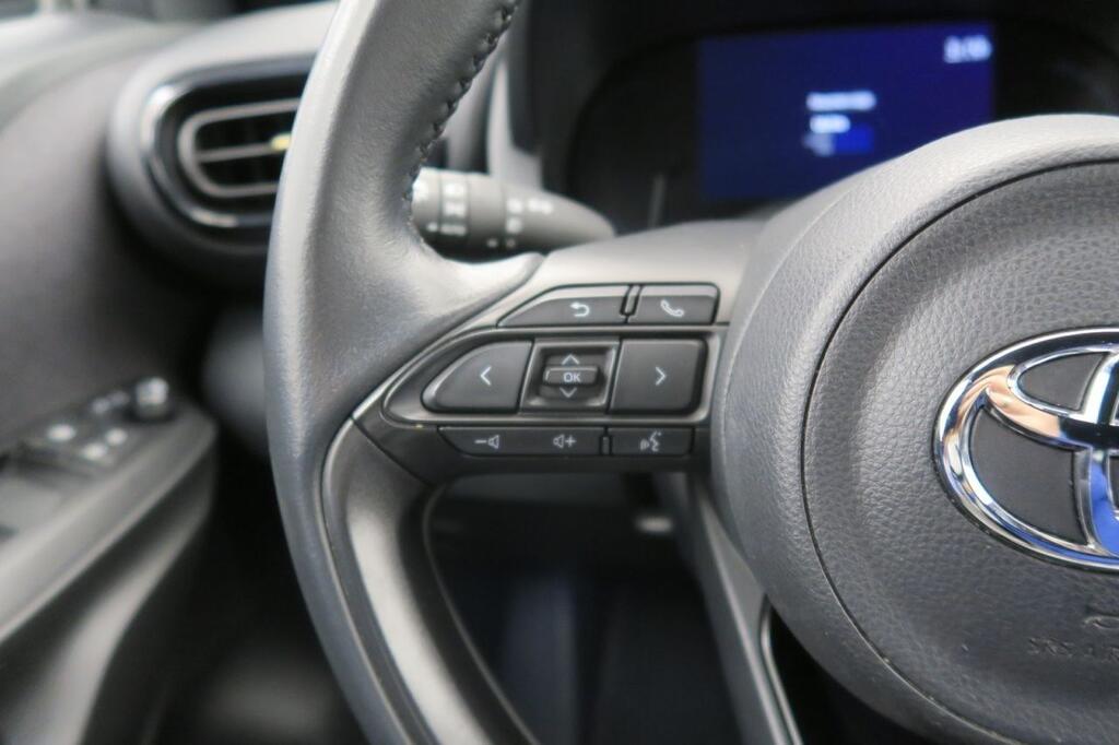 Toyota Yaris Cross SUV 1.5 VVT-I HYBRID ADVENTURE 116 5P 12