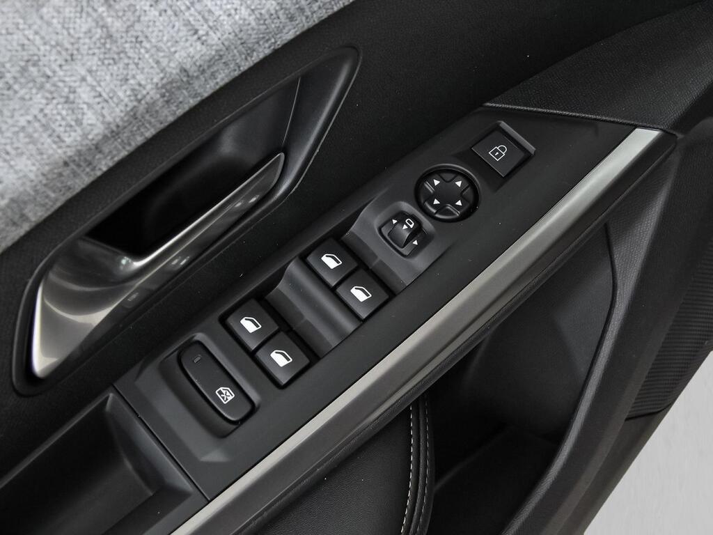 Peugeot 5008 1.2 107KW Allure eDCS6 14