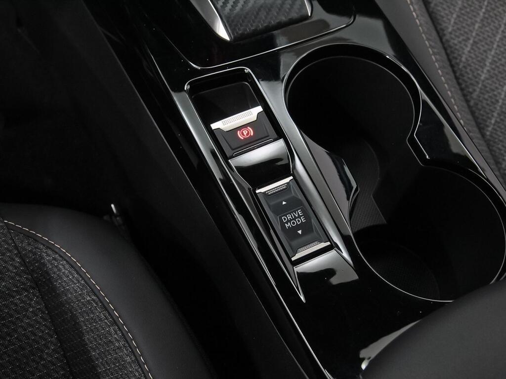 Peugeot 2008 N2008 Allure Hybrid 145 eDCS6 31