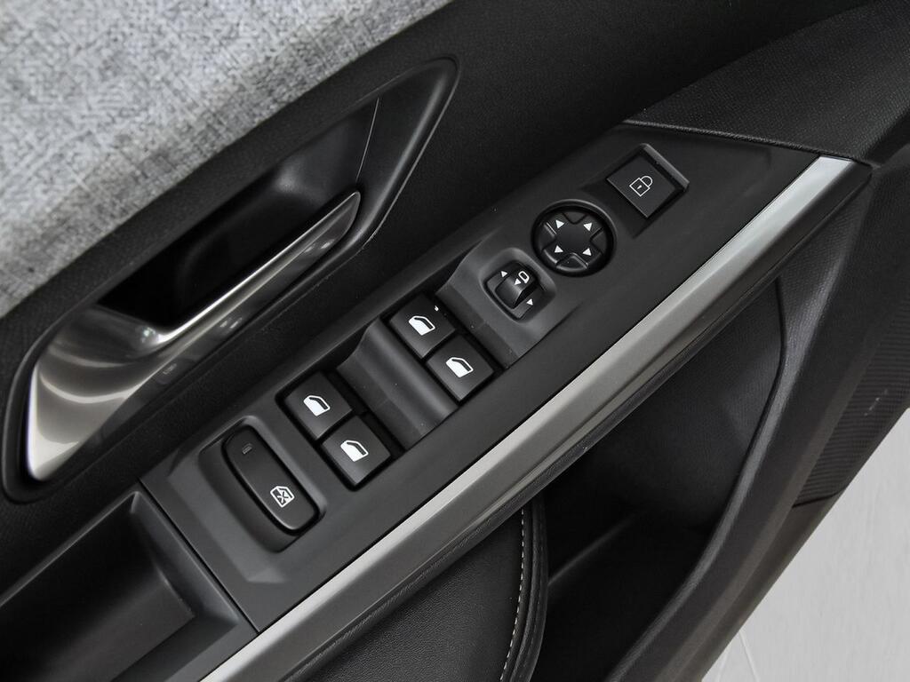 Peugeot 3008 Hybrid 1.2 100KW Allure eDCS6 13