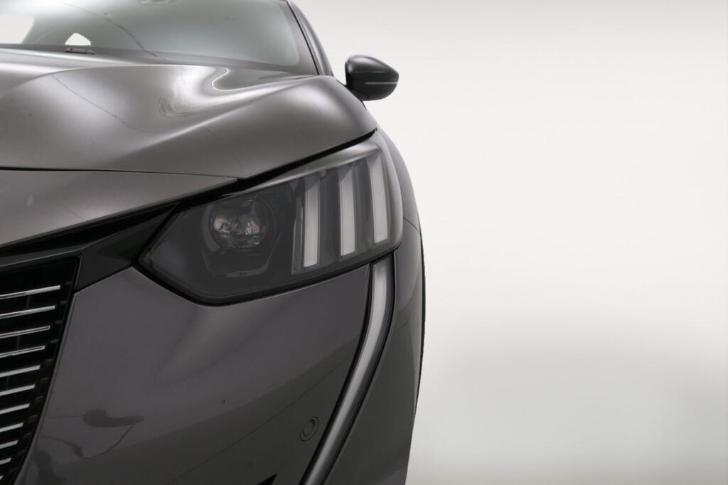 Peugeot 208 PureTech 96kW (130CV) EAT8 GT Line 21