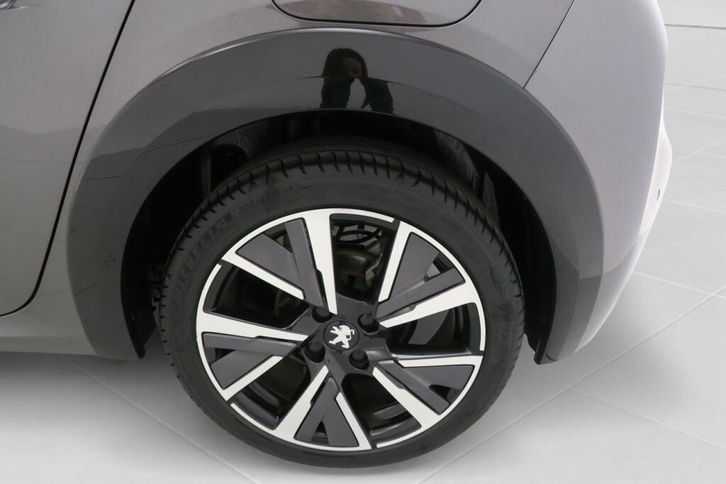 Peugeot 208 PureTech 96kW (130CV) EAT8 GT Line 23