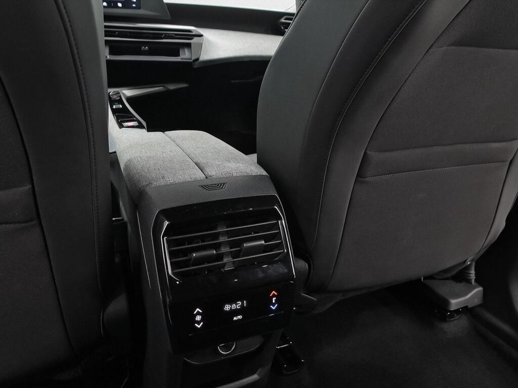 Peugeot 5008 1.2 100KW Allure eDCS6 36