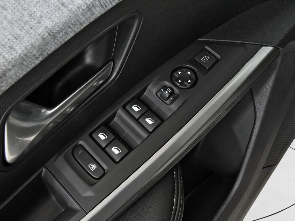 Peugeot 5008 1.2 100KW Allure eDCS6 14