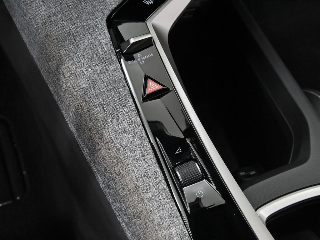 Peugeot 5008 1.2 100KW Allure eDCS6 34