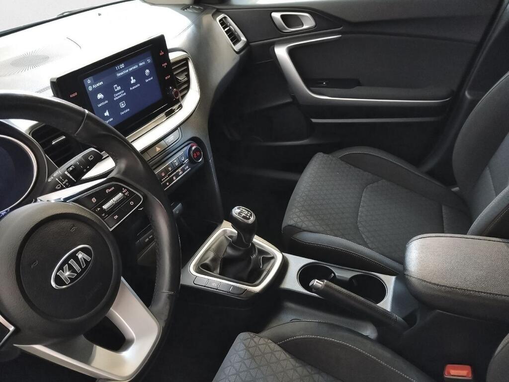 Kia Ceed 1.0 T-GDi 88kW (120CV) Drive 23