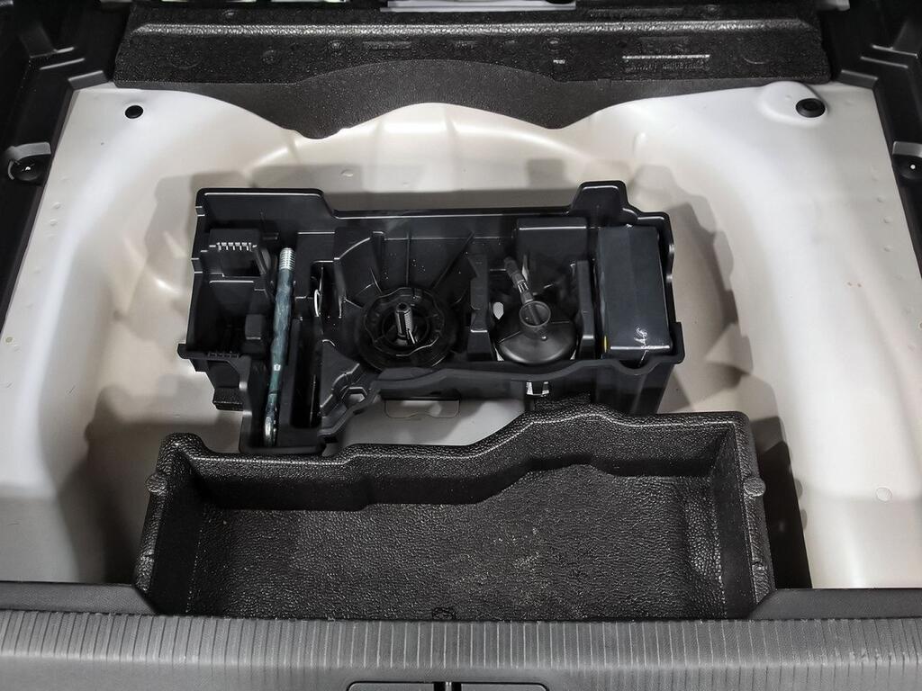 Peugeot 2008 N2008 Allure Hybrid 145 eDCS6 36