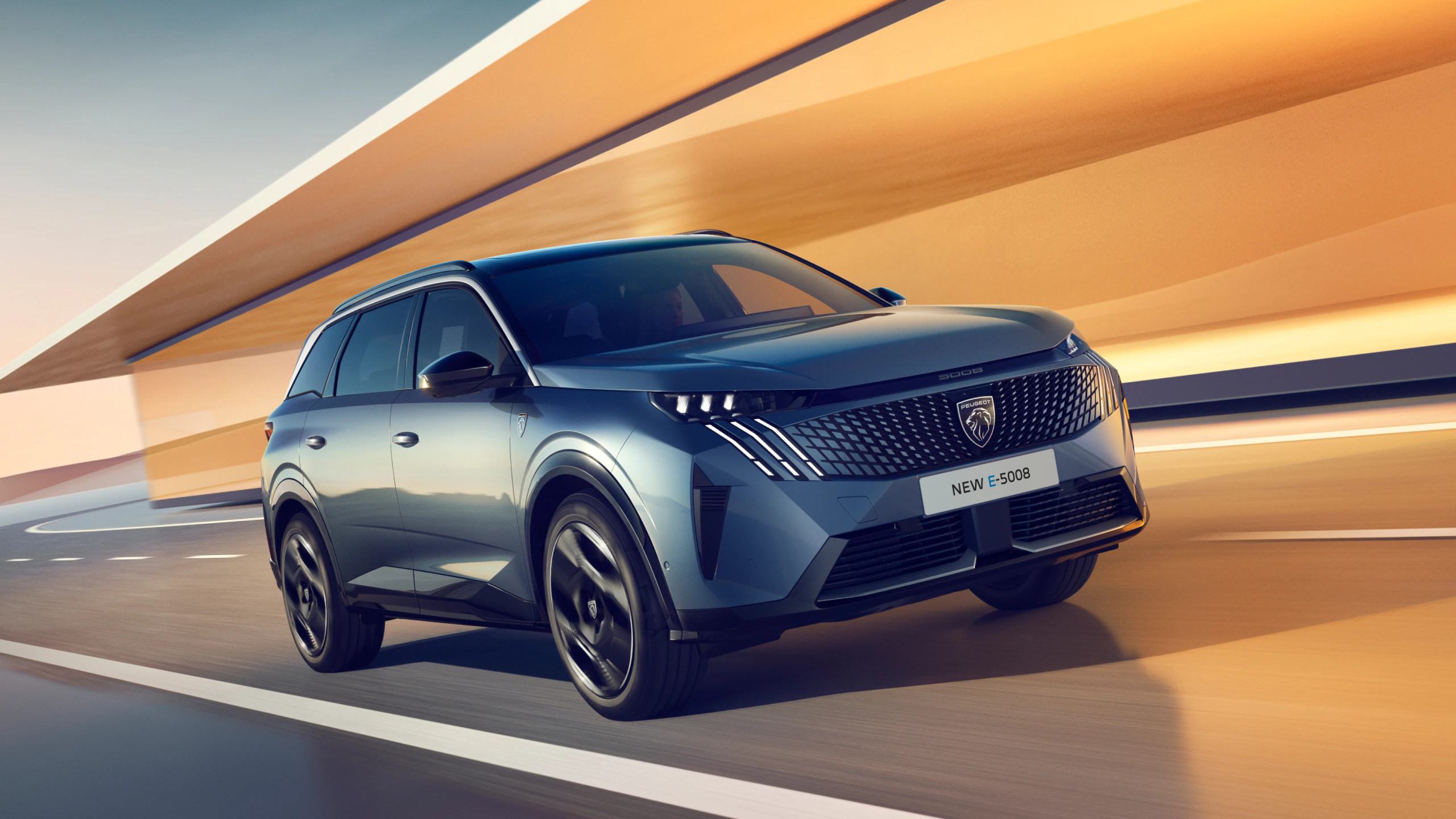 Peugeot E-5008