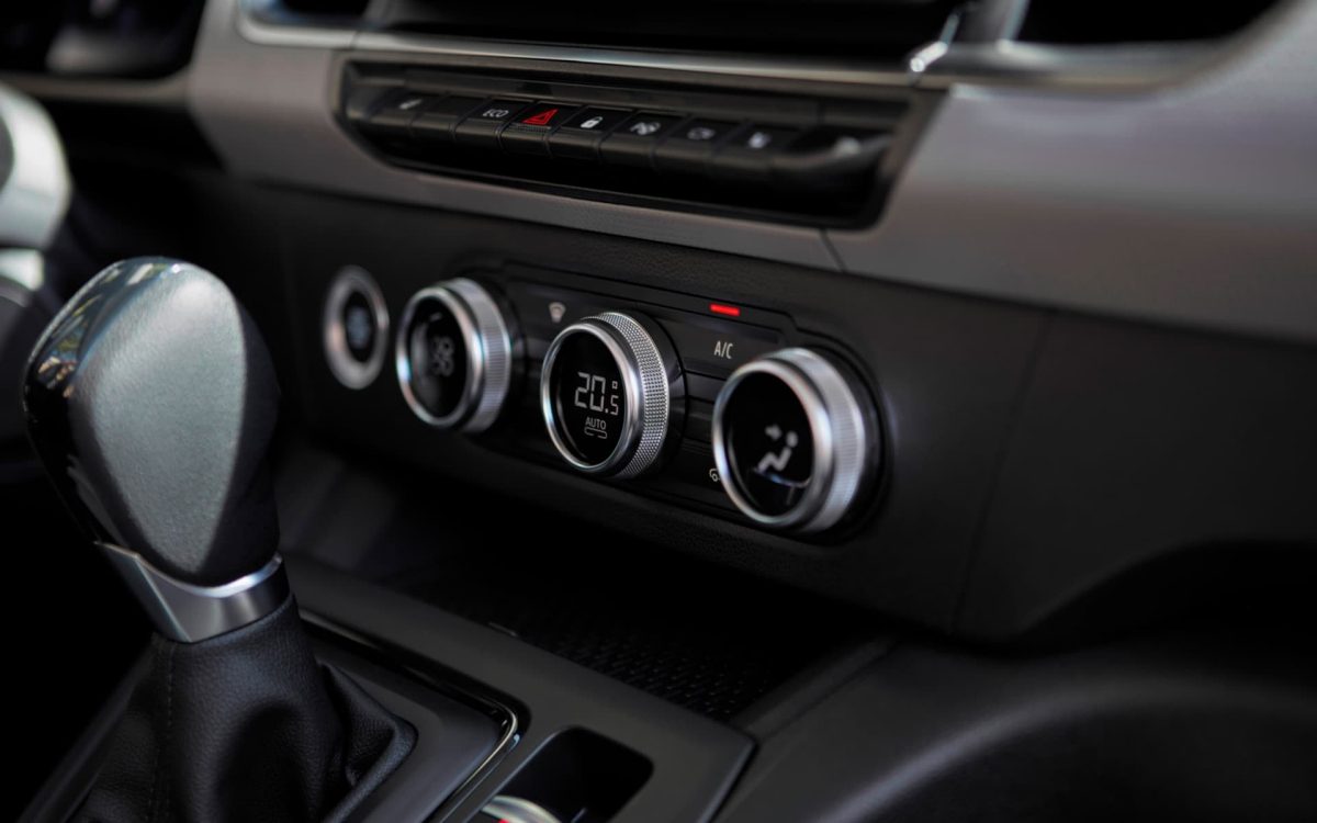 Nissan Townstar interior