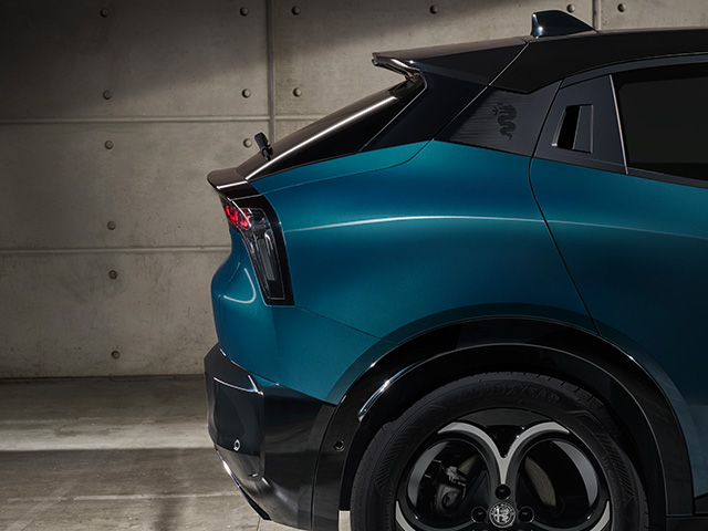 Alfa Romeo Junior exterior