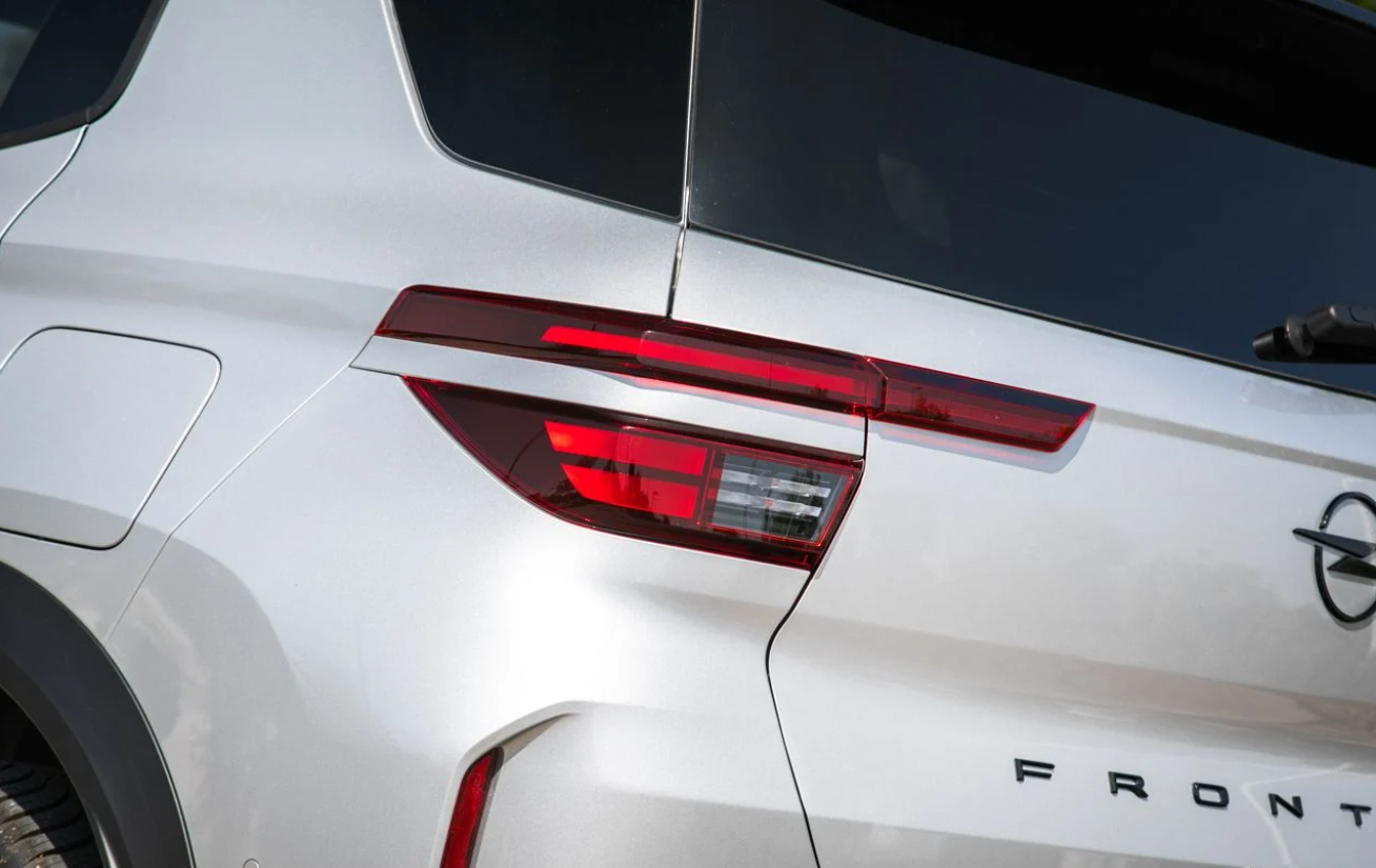 Opel Frontera exterior